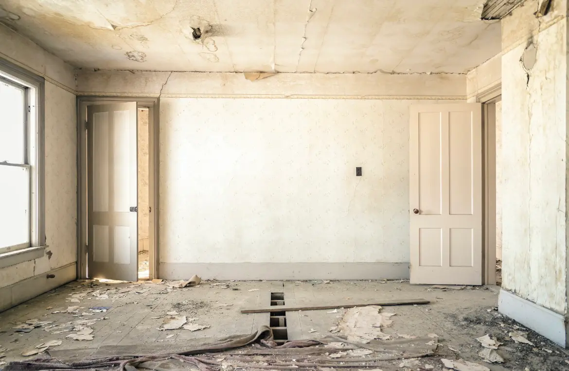 Waste disposal crew managing a cleanout project in Poplar Bluff